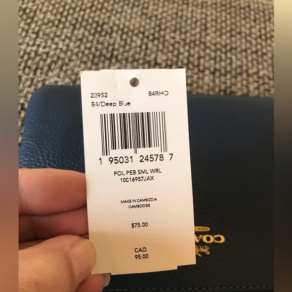NWOT Coach Deep Blue Wristlet - Picture 3 of 4